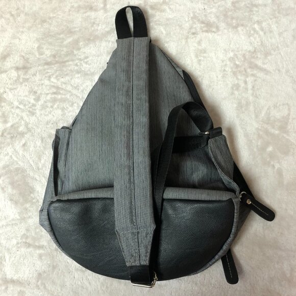 Roots 73 Crossbody Grey/Black Slingback Backpack Bag Unisex - Picture 2 of 11